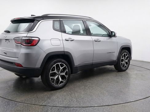 Used 2025 Jeep Compass Limited AWD/4WD image 9