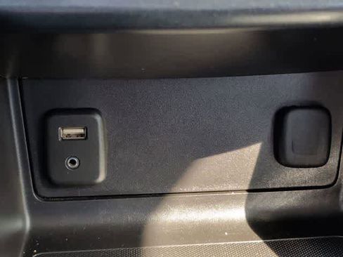 Used 2016 Chevrolet Colorado Z71 image 28