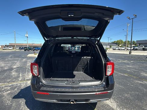 Used 2020 Ford Explorer XLT w/ Equipment Group 202A AWD/4WD image 23