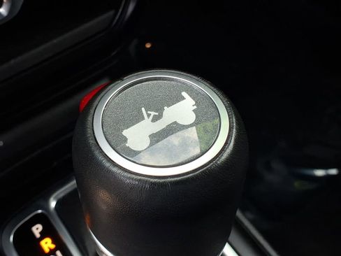 Used 2023 Jeep Wrangler Unlimited Sahara w/ Cold Weather Group AWD/4WD image 15