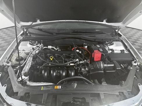 Used 2011 Ford Fusion SE image 19