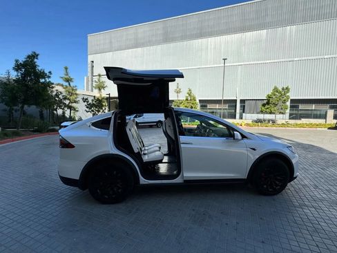 Used 2019 Tesla Model X 75D AWD/4WD image 7
