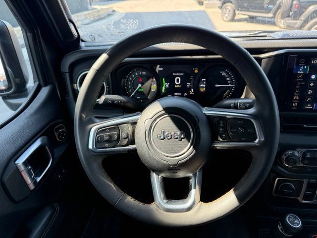 Used 2024 Jeep Wrangler Unlimited Sahara w/ Technology Group AWD/4WD image 18