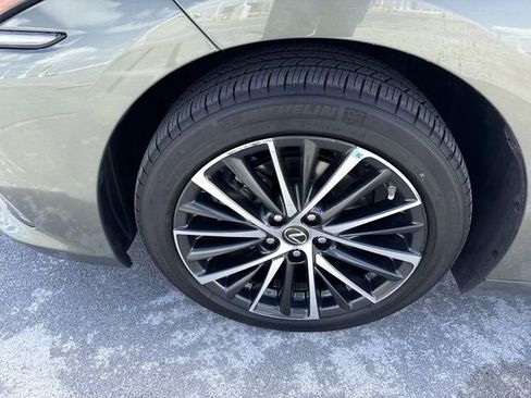 Certified 2024 Lexus ES 350 w/ Premium Package FWD image 10