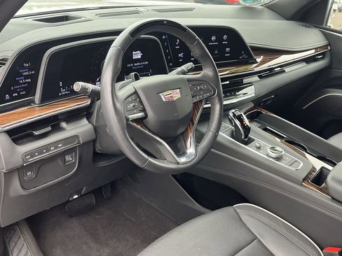 Used 2023 Cadillac Escalade Premium Luxury image 2
