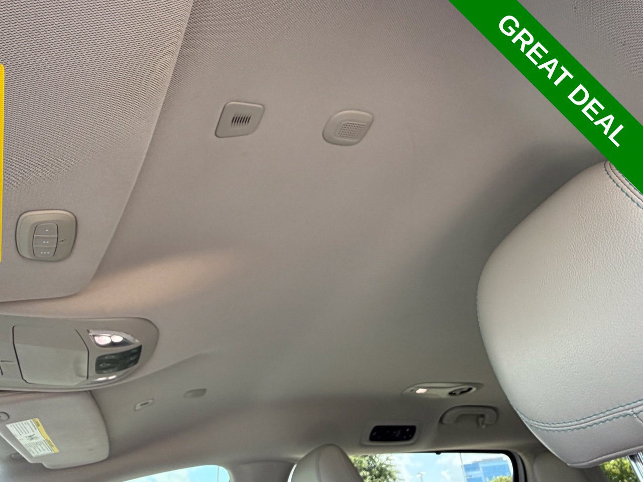 Used 2018 Chrysler Pacifica Touring-L FWD image 36