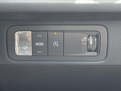 Used 2024 Chevrolet Traverse RS FWD image 21