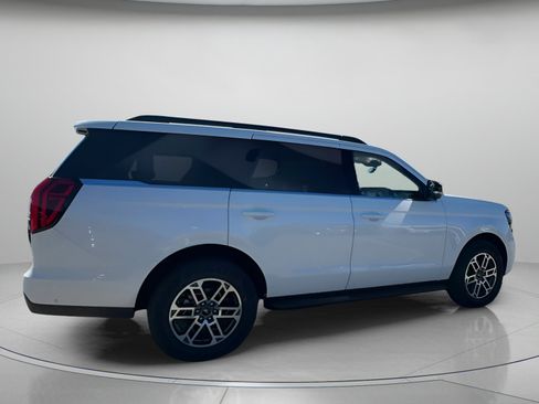 New 2025 Ford Expedition Active image 32