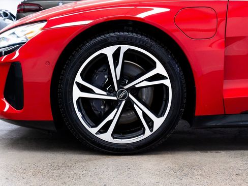 Used 2022 Audi e-tron GT Prestige w/ Prestige Package image 7