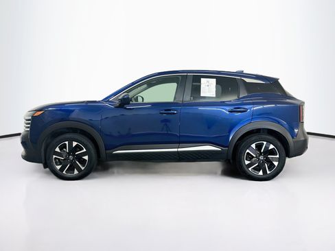 Used 2025 Nissan Kicks SV AWD/4WD image 4