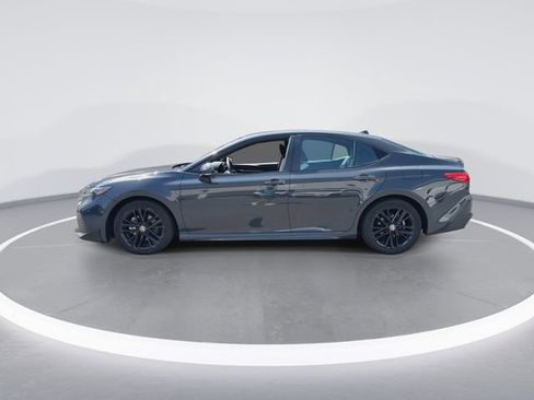 Used 2025 Toyota Camry SE FWD image 5