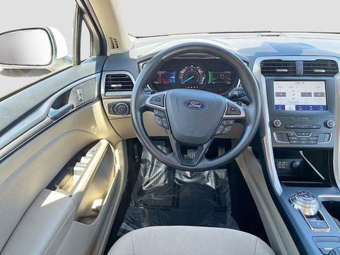 Used 2019 Ford Fusion SE FWD image 20