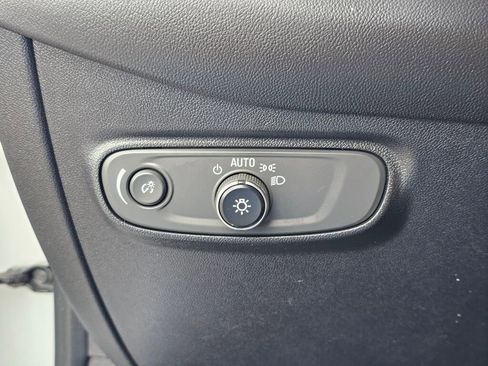 Used 2018 Chevrolet Equinox LT AWD/4WD image 32