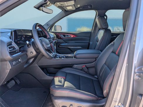 New 2026 Chevrolet Traverse RS image 18