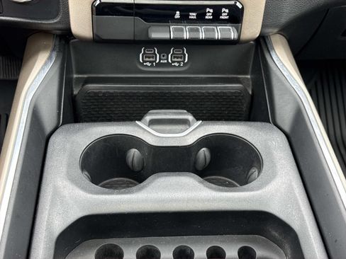 Used 2022 RAM 1500 Laramie AWD/4WD image 13