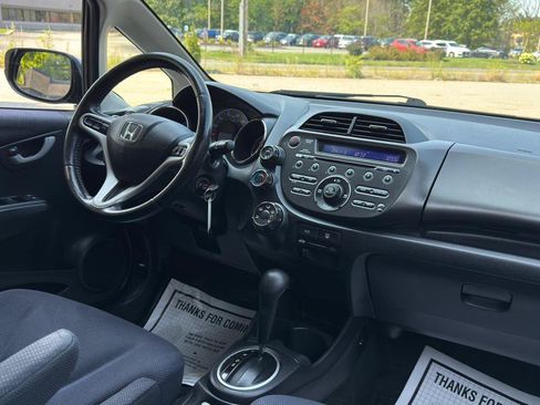 Used 2013 Honda Fit Sport image 37