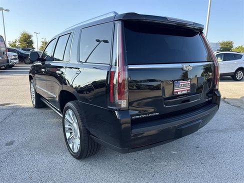 Used 2020 Cadillac Escalade Platinum image 3