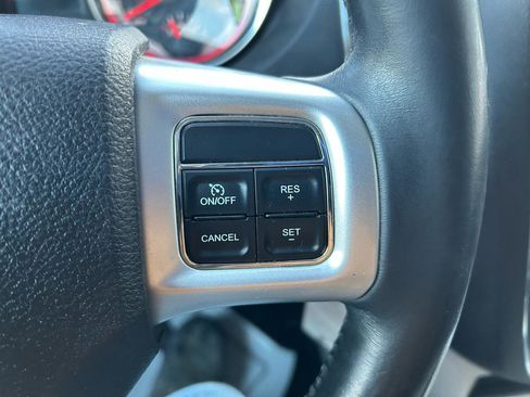 Used 2016 Dodge Grand Caravan Crew image 17