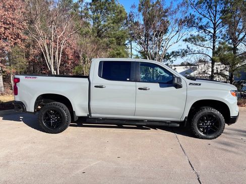 Used 2024 Chevrolet Silverado 1500 Custom Trail Boss w/ LPO, Dark Essentials Package image 7
