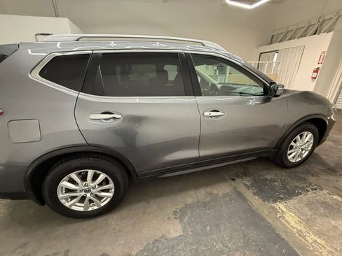Used 2018 Nissan Rogue SV FWD image 6