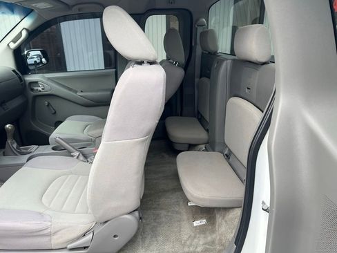 Used 2013 Nissan Frontier S w/ S Preferred Pkg RWD image 19