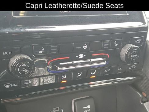 Used 2024 Jeep Grand Cherokee L Laredo image 18