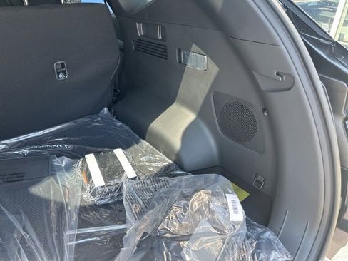 New 2025 Hyundai Tucson Limited image 41