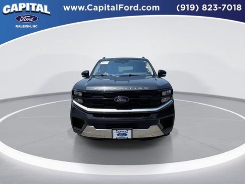 Certified 2025 Ford Expedition Max Platinum w/ Driver's Package AWD/4WD image 3