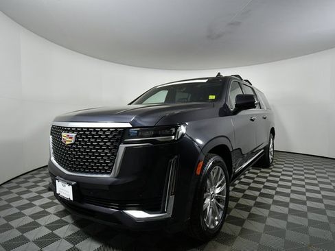 Certified 2022 Cadillac Escalade ESV Premium Luxury w/ Performance Package image 18