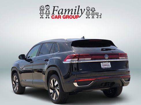 Used 2025 Volkswagen Atlas Cross Sport SE AWD/4WD image 3