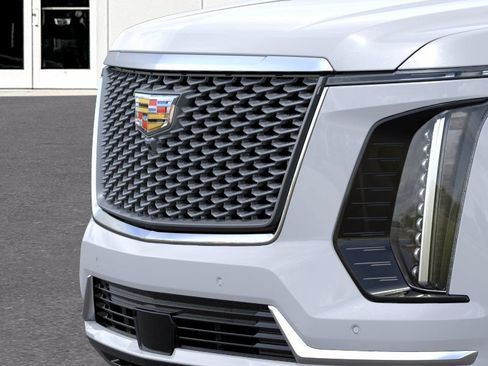 New 2026 Cadillac Escalade Luxury w/ LPO, Radiant Package AWD/4WD image 13