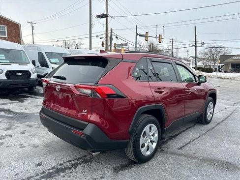 Used 2019 Toyota RAV4 LE image 16