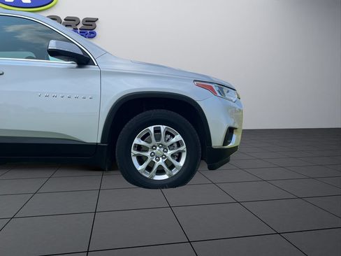 Used 2021 Chevrolet Traverse LT AWD/4WD image 32