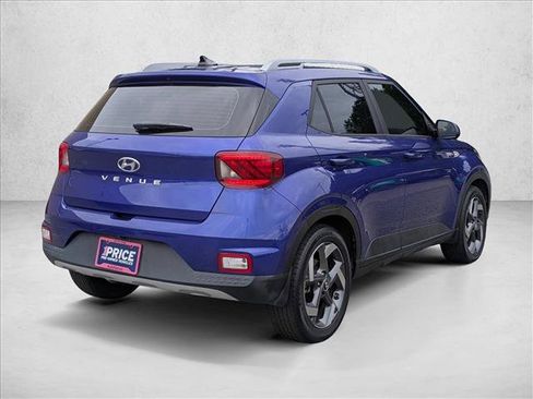Used 2022 Hyundai Venue Limited FWD image 5