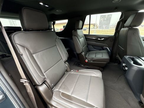Used 2021 GMC Yukon Denali w/ Advanced Technology Package image 27