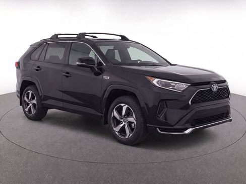 Used 2021 Toyota RAV4 SE w/ Weather & Moonroof Package AWD/4WD image 2