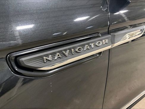 Used 2023 Lincoln Navigator Reserve image 8