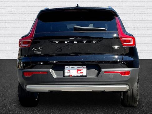 Used 2022 Volvo XC40 T5 Momentum AWD/4WD image 4