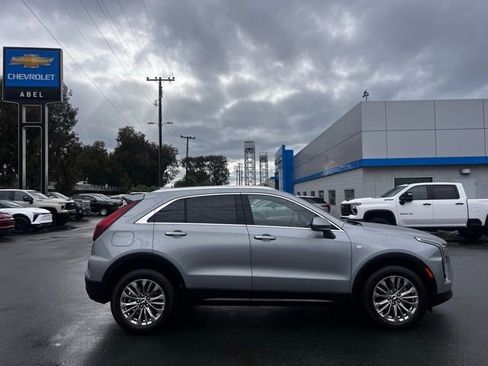 Used 2024 Cadillac XT4 Premium Luxury FWD image 4