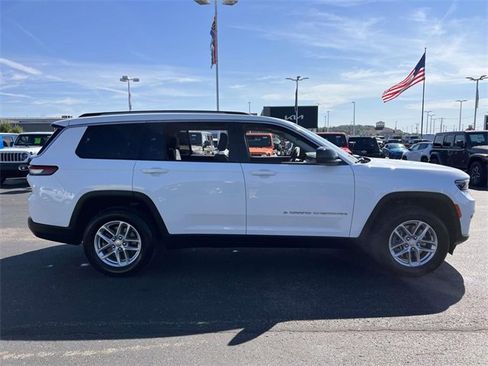 Certified 2023 Jeep Grand Cherokee L Laredo image 11