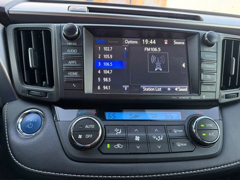 Used 2017 Toyota RAV4 XLE w/ All Weather Liner Package AWD/4WD image 26