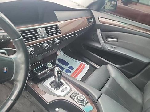 Used 2010 BMW 528i xDrive Sedan image 2