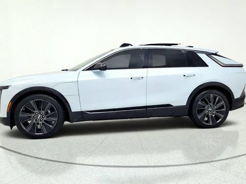 Used 2024 Cadillac Lyriq Sport w/ Nappa Leather Package AWD/4WD image 5