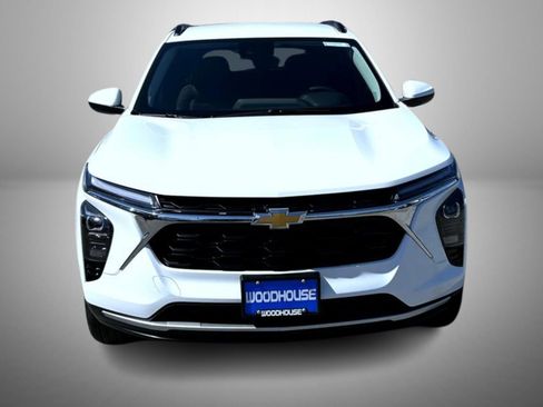 New 2026 Chevrolet Trax LT w/ Driver Confidence Package image 2