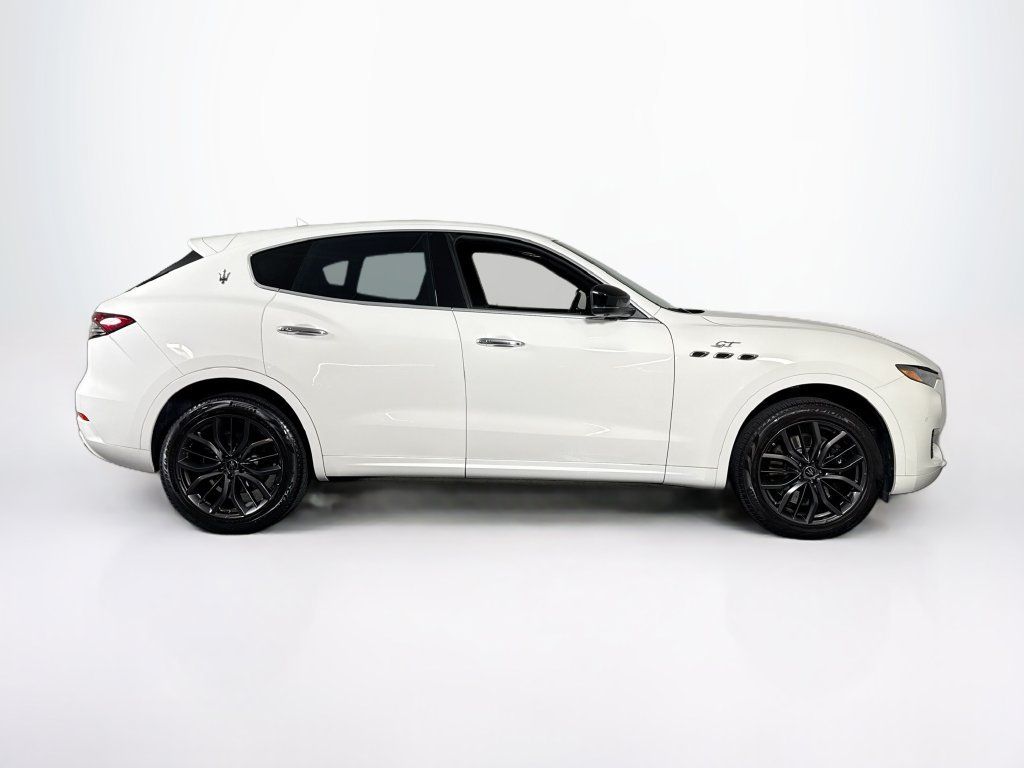 Used 2024 Maserati Levante GT Ultima AWD/4WD image 6