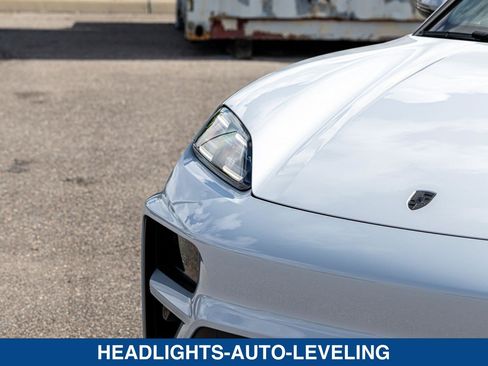 Used 2025 Porsche Macan Turbo Electric AWD/4WD image 15