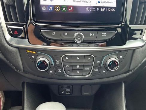 Used 2023 Chevrolet Traverse High Country image 16