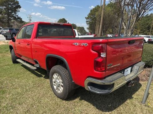 Used 2022 Chevrolet Silverado 3500 LT AWD/4WD image 3