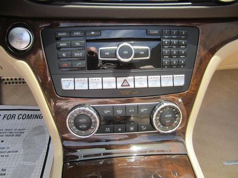 Used 2013 Mercedes-Benz SL 550 image 39
