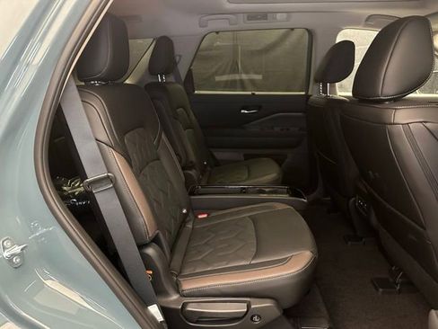 New 2026 Nissan Pathfinder Platinum AWD/4WD image 16